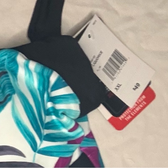 Tropical Leaf Print Ladies swim top - Picture 4 of 5